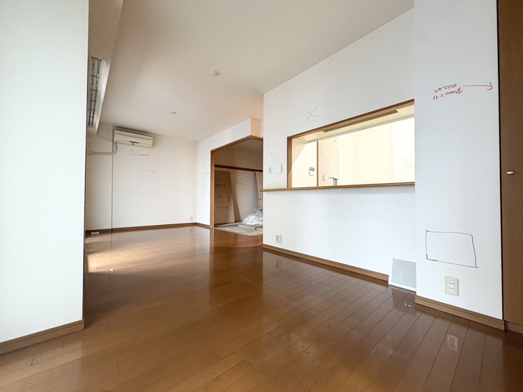 内装 現在改装中◆simple is best◆無駄のない綺麗なつくりのリビングルームであなただけの暮らしを。