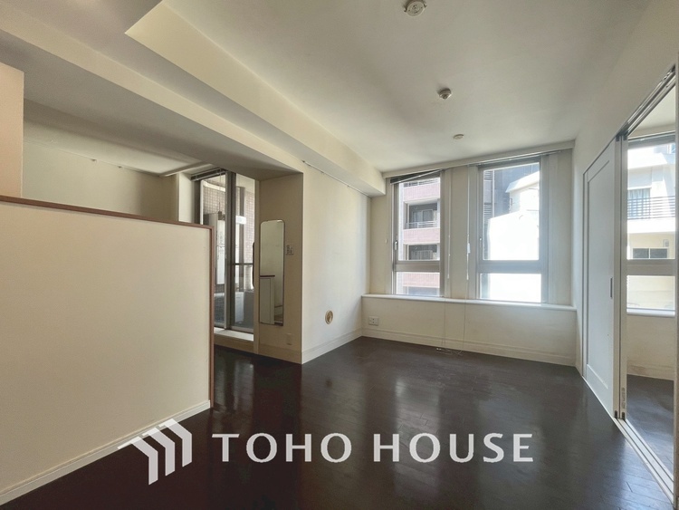 内装 【LIVING】◆眩い◆光が燦々と入り、家族の笑顔を照らす。「いつまでも続いて」と願う夢のような毎日がここにある。