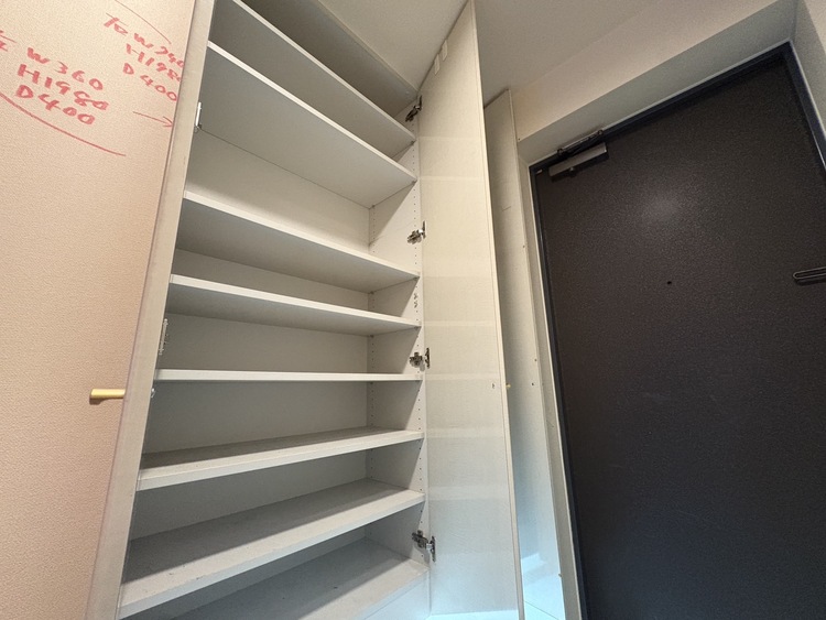 収納 現在改装中◆大型収納◆衣類、小物、アウトドアグッズ、スーツケース、、、多岐にわたって収納可能です。