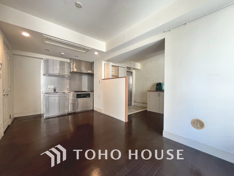 内装 【LIVING】◆扉を◆開くとこの景色。家族の”おかえり”の声が聞こえてきそう。