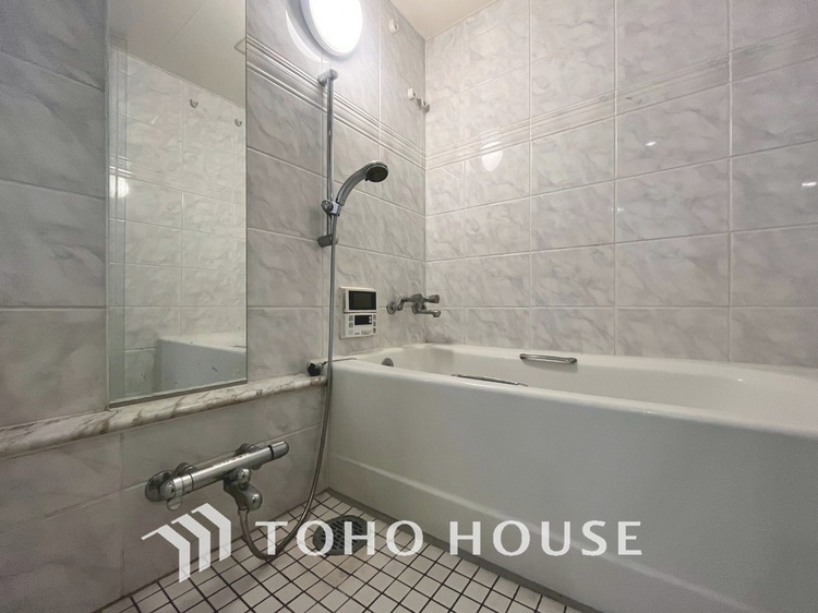 風呂 【BATHROOM】◆プライベートな空間◆simpleだからrelaxできるんです。こころもからだもキレイさっぱり。