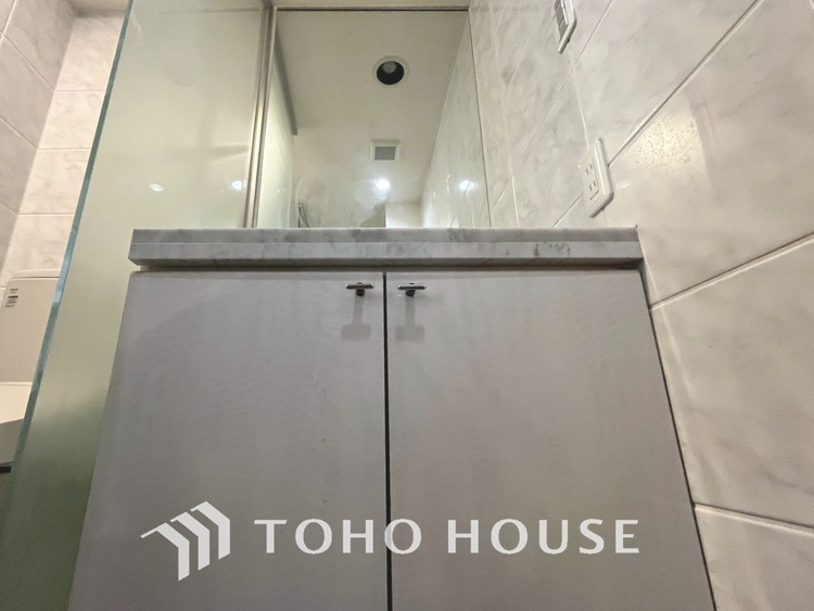 洗面 【WASHROOM】◆快適◆煌びやかな暮らしの中にも忘れたくない快適さ。大きな収納が助けてくれます。