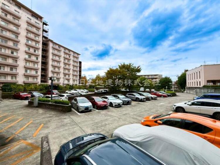 駐車場 開放感ある駐車場です。