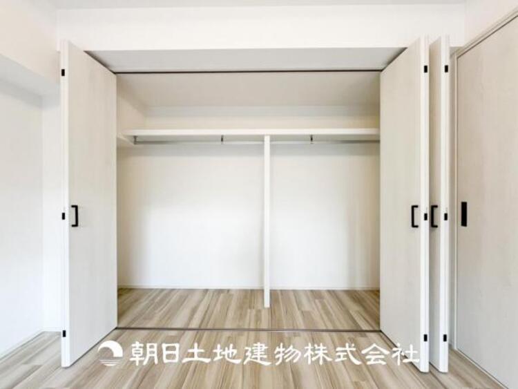 収納 【収納】部屋ごとに設けた収納は住みやすさへのこだわりがあります。シンプルで使いやすい収納スペース。