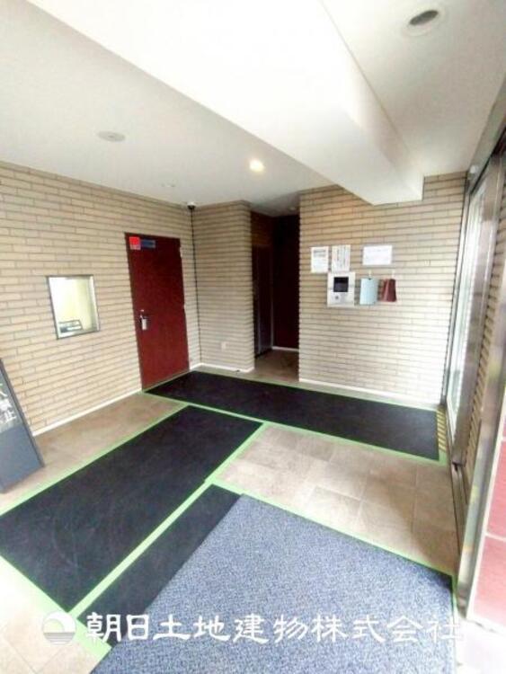 その他 【エントランス】 オートロック付きでセキュリティー面も安心です。