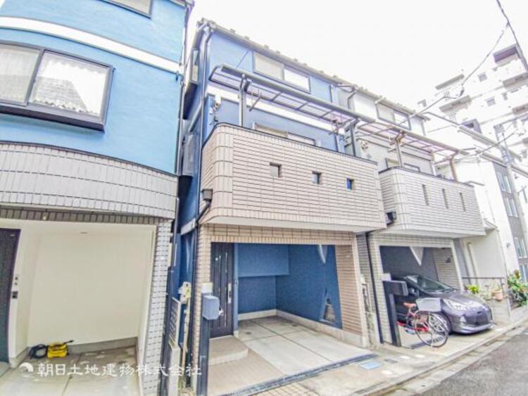 外観 開放感があり日当りも良好です！目の前に広がる開放感とゆとり。暮らしの夢を育む住まいがここにあります！穏やかな風と陽光を導き、プライバシーに配慮された設計プランで居住性を一段と心地よいものにしています！ 