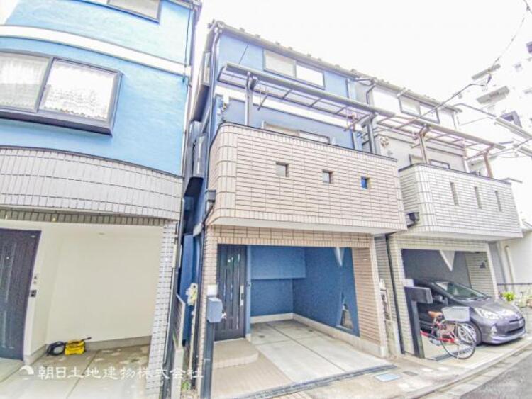 外観 緑に恵まれたエリアで、自然に包まれた穏やかな暮らしを実現！！緑の潤いを感じながらホッと生活できそう。四季の移り変わりを感じられる贅沢な空間で、暮らしの夢を育む、あらたな住生活をスタートしてみませんか？ 