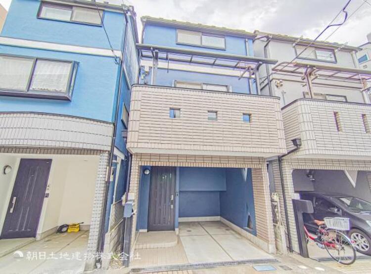 外観 自慢したくなるマイホーム！流行に左右されない上質な佇まい！！　満たされる時間をじっくり堪能できそうです　洗練されたものにふれることでもっともっと『おうちじかん』が充実したものになるでしょう！ 