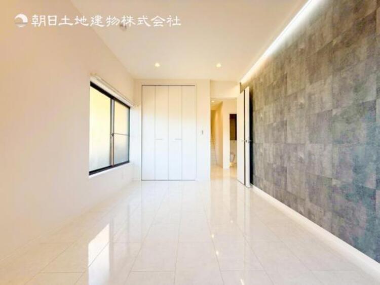 内装 健やかな時間を過ごせるプライベートルームはとても大切です！！インテリアにも合わせやすいカラーリング！それぞれの居室に思い思いのコーディネートをしてより空間を演出することでよりいっそう大事にな空間に！ 