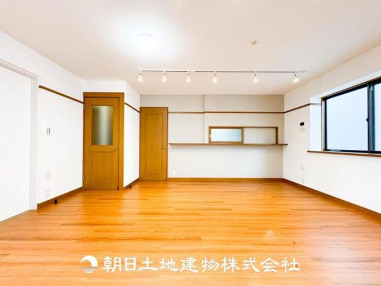 居間 大切な人とともに、心穏やかに過ごすひとときになるリビング。