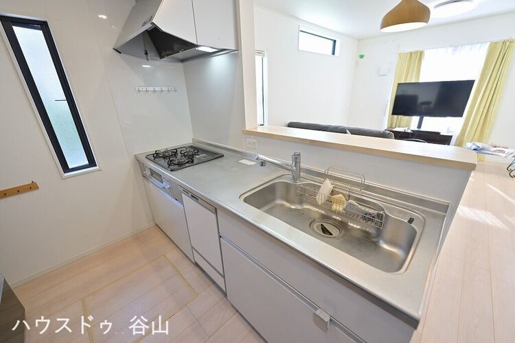 キッチン ご家族を観ながら家事が出来るカウンターキッチン