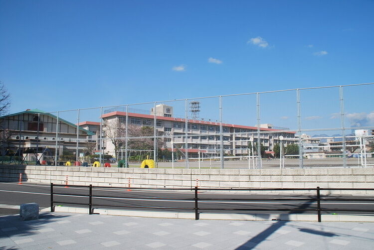 周辺 谷山小学校 徒歩 約9分（約690m）