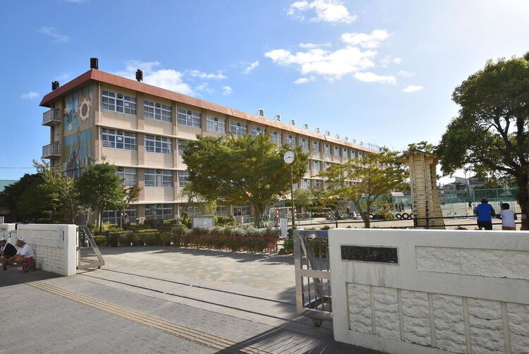 周辺 谷山中学校 徒歩 約6分（約440m）