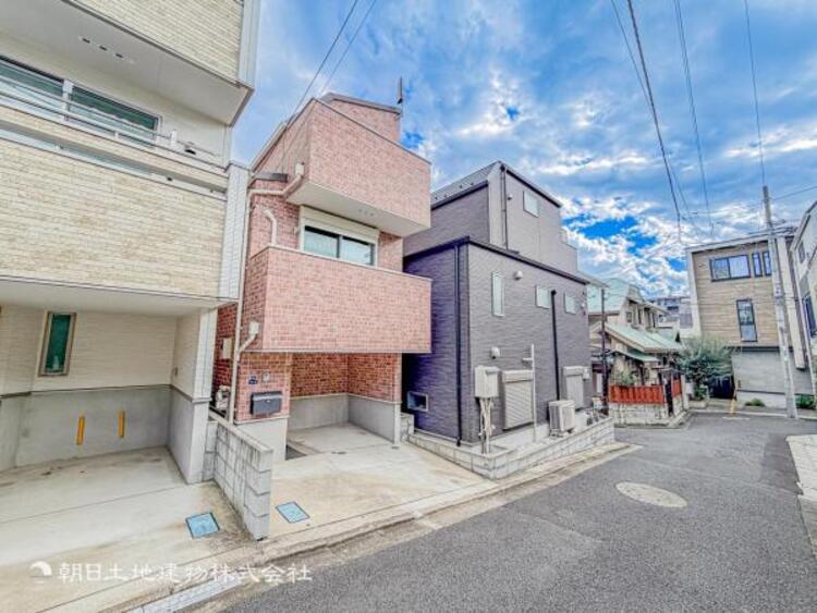 外観 空を広く感じる。緑が多いゆったり感のある安心の住環境です！！潤いのある環境でホッと生活できそうです！おしゃれな雰囲気や自然の潤いがあり、親しみやすさと個性を！街に新たな価値をもたらし続けてくれます！