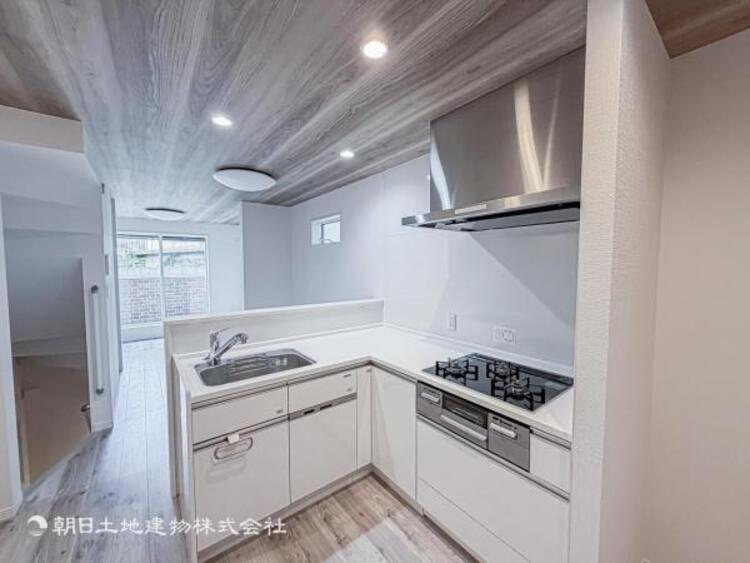 キッチン 【キッチン】リビングダイニングが見渡せるカウンターキッチン！　お料理をする人も開放感が心地いいです。