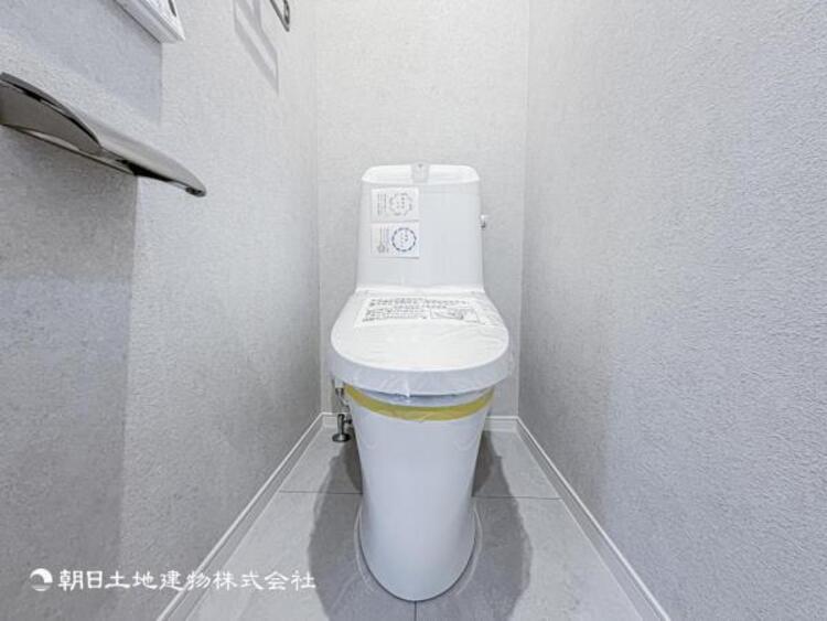 トイレ 【トイレ】ウォシュレット、保温機能付き便座など充実の設備です　お掃除がしやすくストレスフリー！！