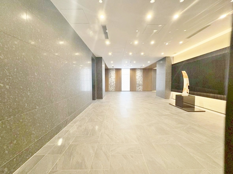 エントランス エントランス内部は、管理が行き届き清潔な共有スペースとなっています。