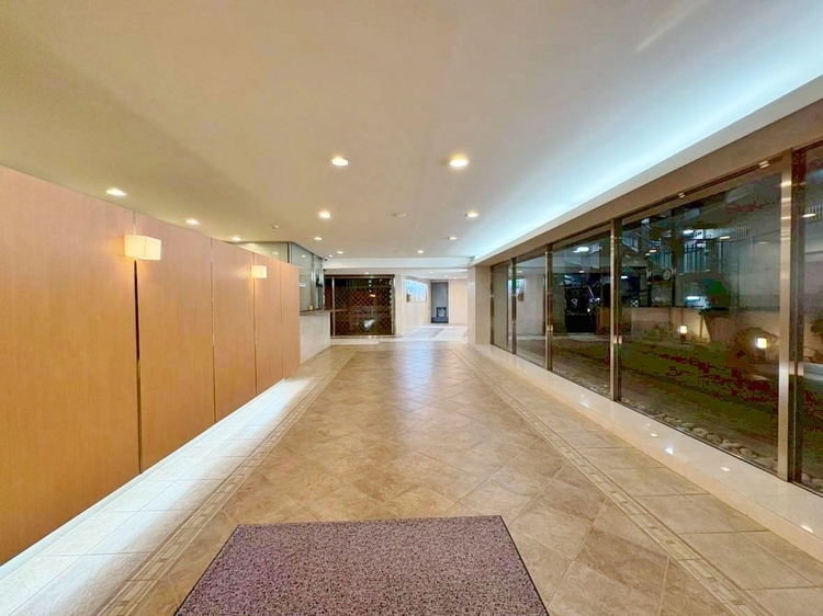 エントランス エントランス内部は、管理が行き届き清潔な共有スペースとなっています。