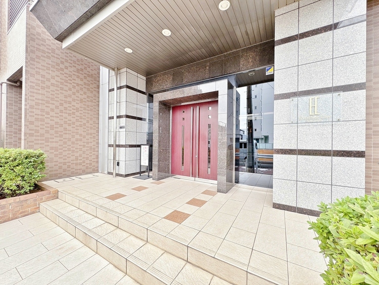 エントランス 外と内をつなぐエントランスは、まさに顔となる場所。