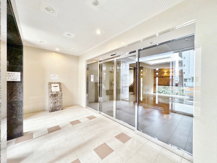 エントランス エントランス内部は、管理が行き届き清潔な共有スペースとなっています。