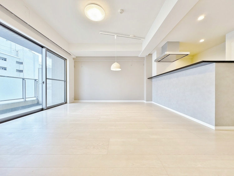 居間 快適に過ごす毎日を求めて、暮らしの中でご自身の「マイホーム」に創り上げてください。