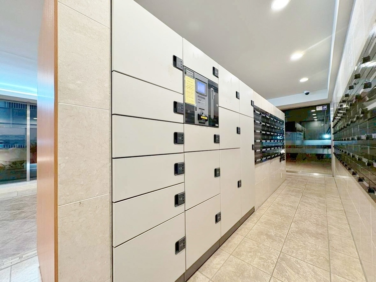 設備 外出中に活躍してくれる宅配ボックスが設置されています。家で宅配物を待たなくて済みますね。