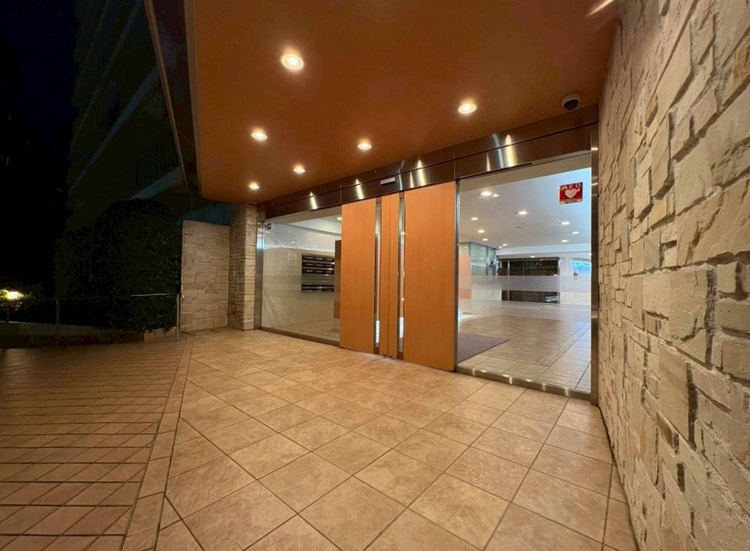 エントランス 外と内をつなぐエントランスは、まさに顔となる場所。