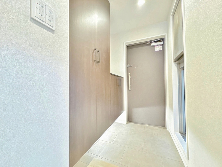 玄関 シューズボックスを完備した玄関です。