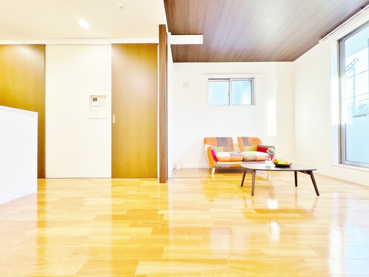 居間 豊かな居住性と、安心感を満たすクオリティが見事に調和した住空間。