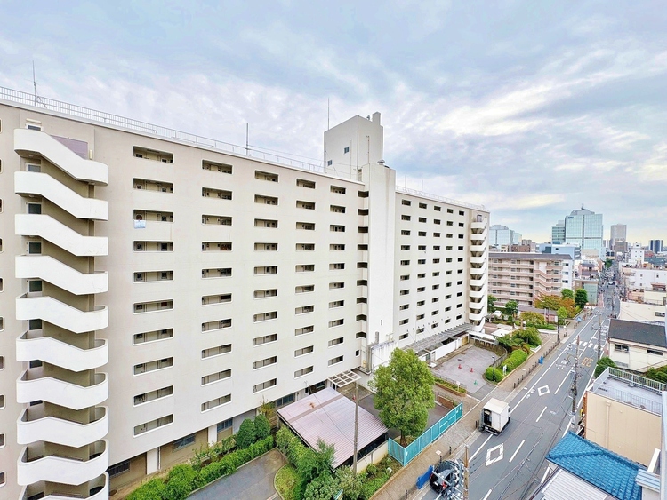 バルコニー 頬をなでる、優しい風を感じることが出来ます。