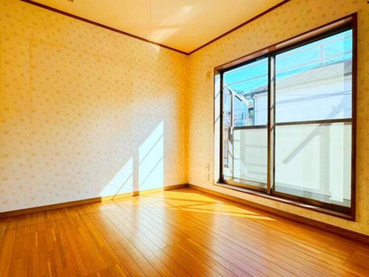 内装 木の温もりが柔らかな印象を与えるフローリングのお部屋です