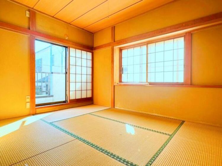 内装 ホッと足を伸ばして寛げる和室があります