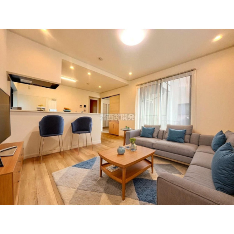 居間 配置してある家具や小物はCGによるイメージです