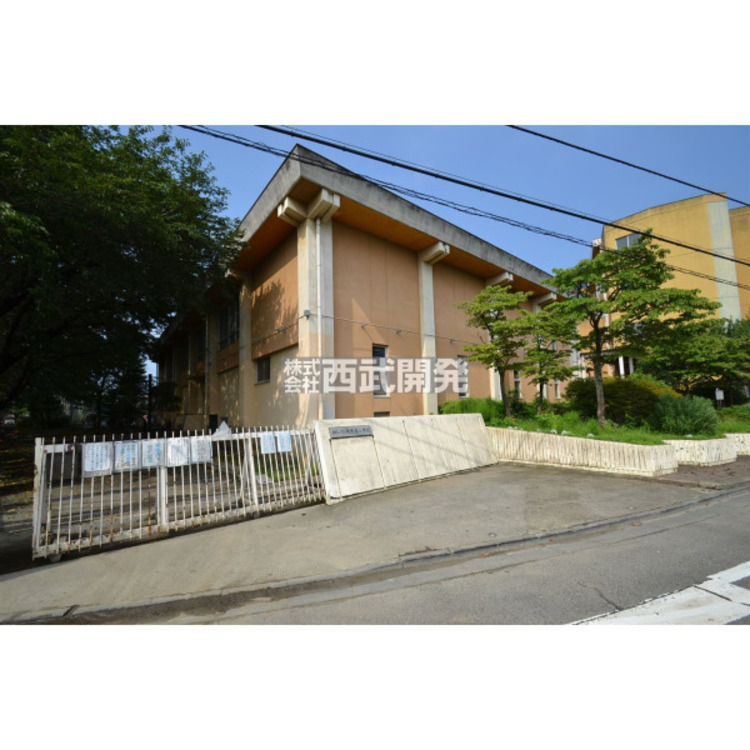 周辺 秋津東小学校(約700m)