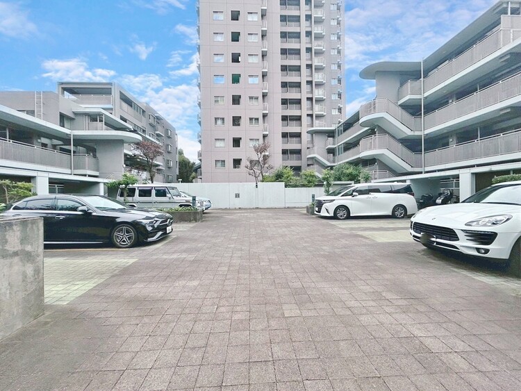 その他 駐車スペースが嬉しいですね。※空き状況は都度ご確認下さい。