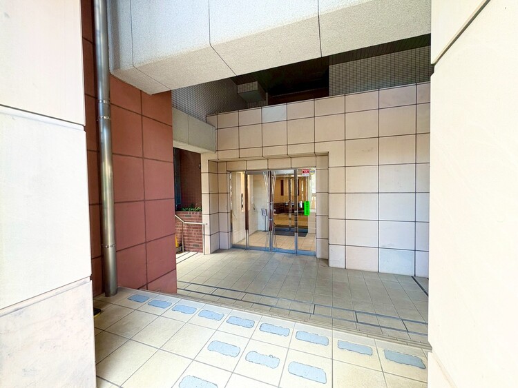 その他 上質感漂う玄関アプローチです。