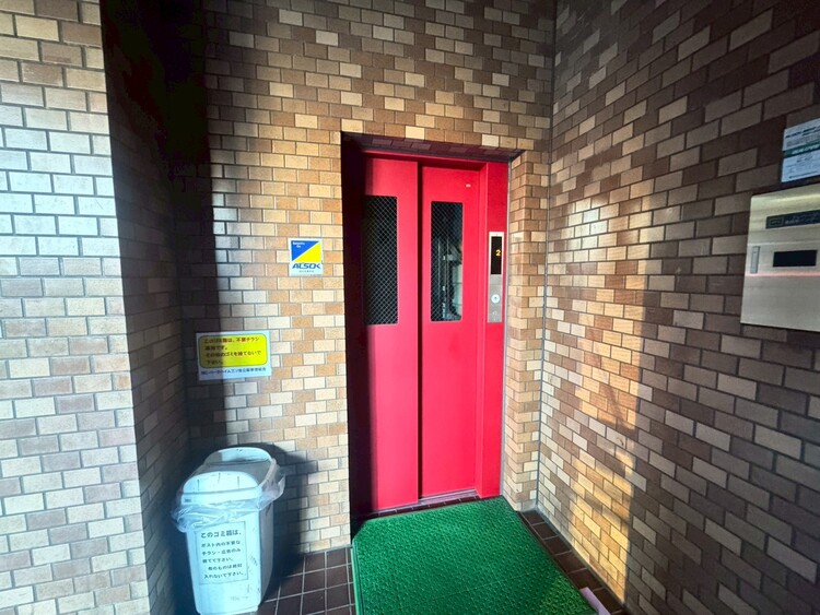 その他 エレベーター完備のため荷物が多くなっても安心。