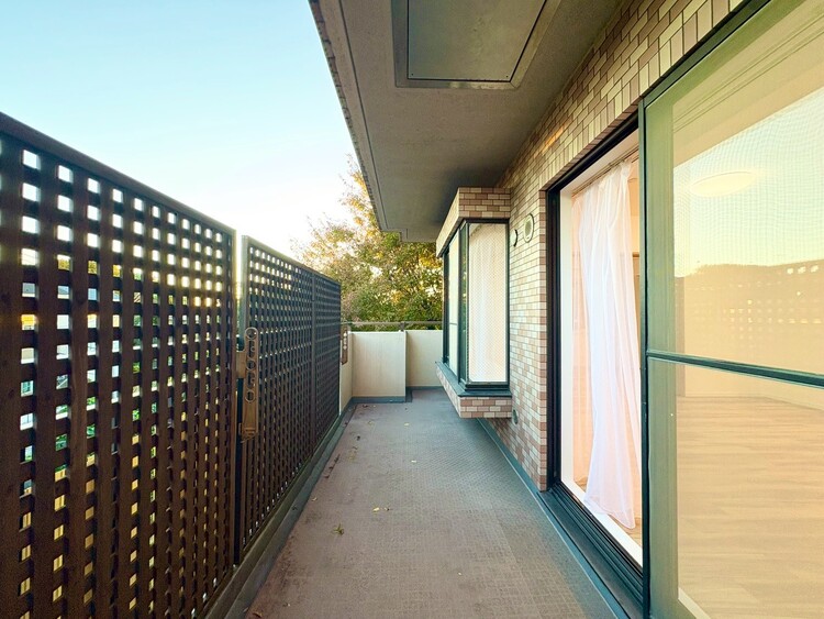 その他 朝の澄んだ空気や、夕方に吹く清々しい風を感じられるバルコニー。