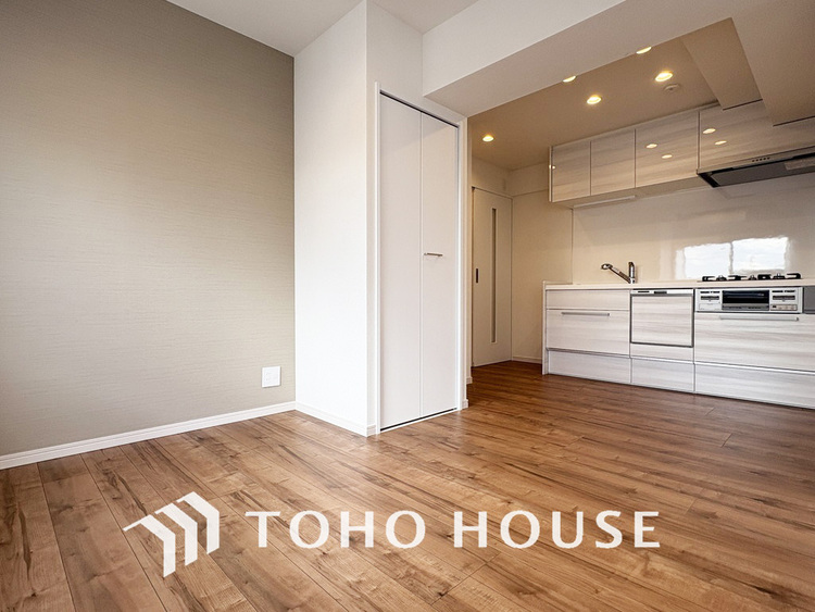 内装 シンプルですっきりとした室内は飽きのこない居心地の良い雰囲気です