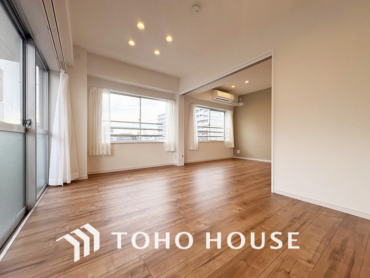 内装 1日の疲れを癒し、心地よく寛げるようゆったりとした広さをしています