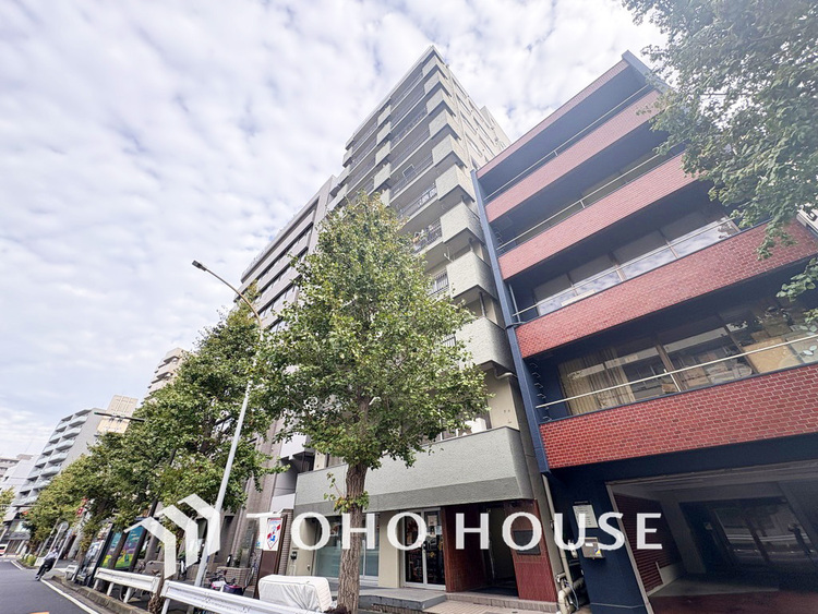 外観 〜9階角部屋につき陽当たり・通風・眺望良好〜充実設備のリノベーション1LDK〜