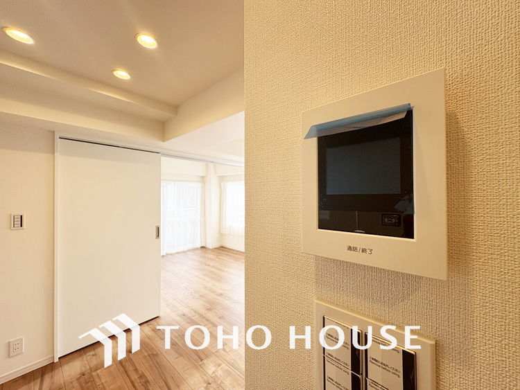 その他 来客が一目でわかるモニター付きインターホン