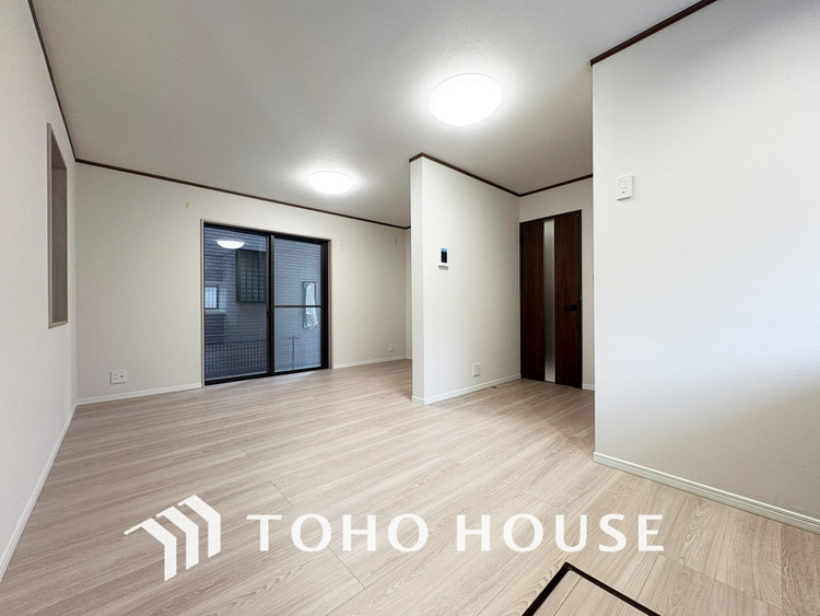 内装 柔らかな陽のそそぐ心地よいリビングダイニング