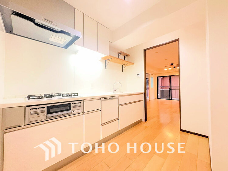 キッチン シンプルな部屋の雰囲気に溶け合うナチュラルキッチン