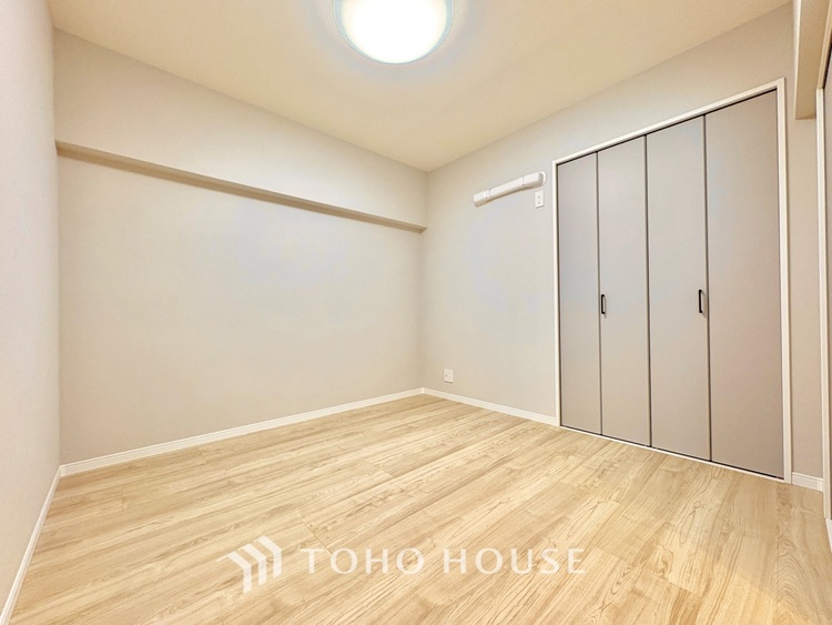 内装 寝室は一日の疲れを癒す大切な空間。快適で落ち着けるおすすめの間取りです。