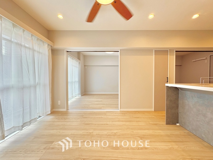 内装 時間をかけて作り上げるそんな空間を君と共有したい。僕たちの空間は唯一無二の物だから。