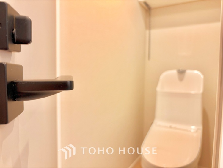 トイレ 清潔感あふれる快適なトイレ。毎日を心地よく過ごせるおすすめポイントです。