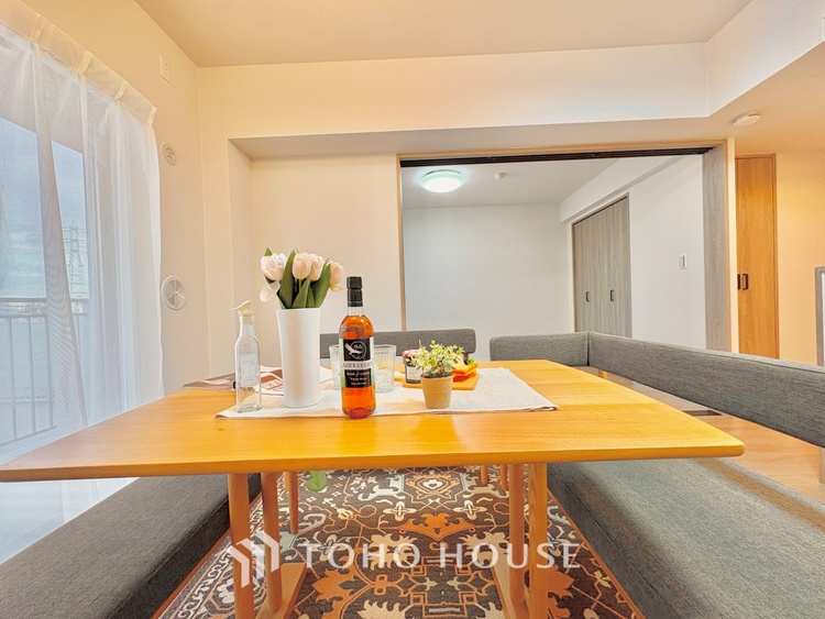 内装 時間をかけて作り上げるそんな空間を君と共有したい。僕たちの空間は唯一無二の物だから。