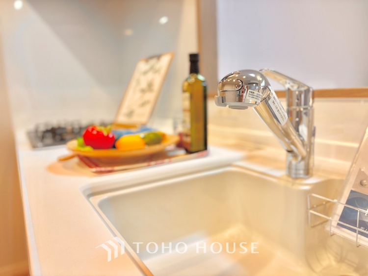 キッチン 【Kitchen】キッチンは家族の絆を育む大切な空間。シンプルで使い易いSystemKitchenで愉しく作る料理は愛情のある美味しいご馳走に。