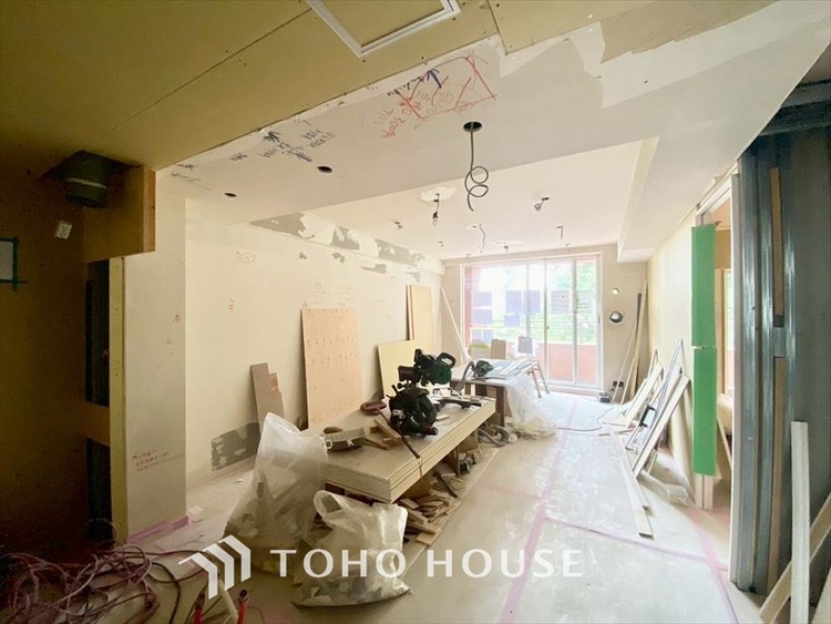 内装 現在改装中◆扉を◆開くとこの景色。家族の”おかえり”の声が聞こえてきそう。